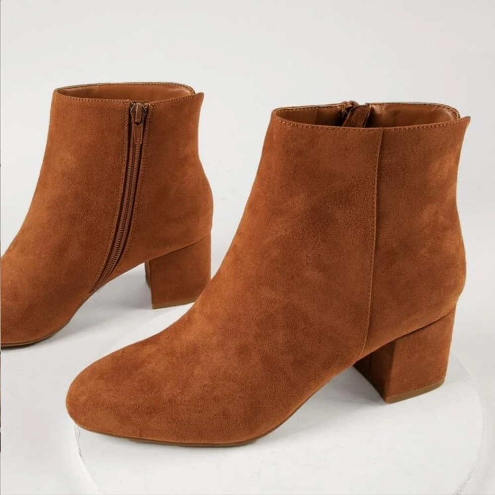 Nwot suede booties - Picture 1 of 6